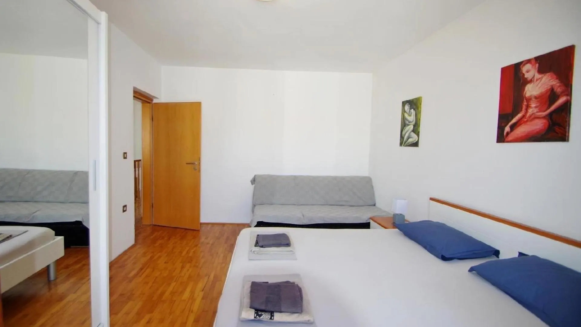Wohnung In Pula Mit Terrasse, Grill Und Garten Apartment