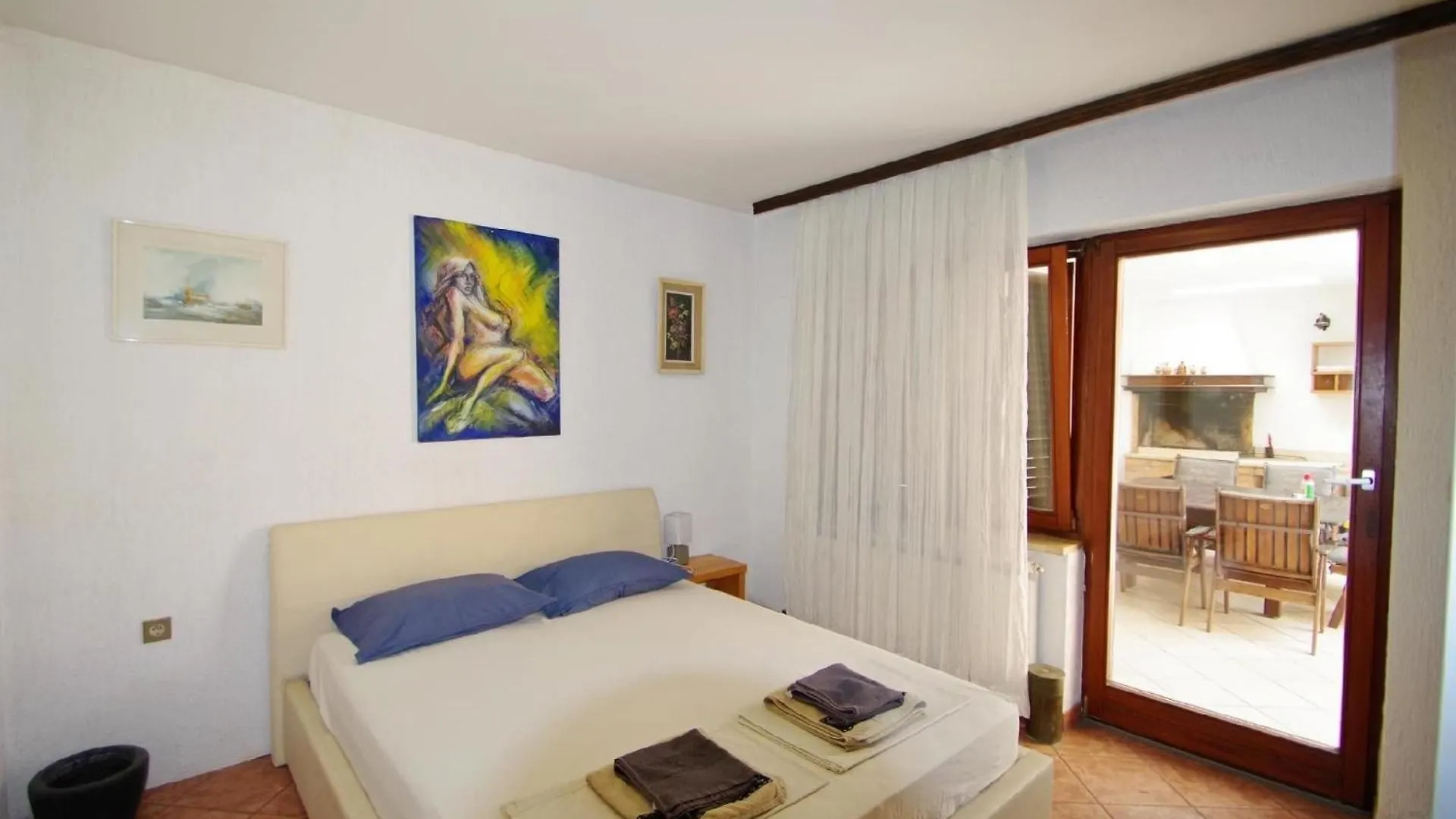 Wohnung In Pula Mit Terrasse, Grill Und Garten